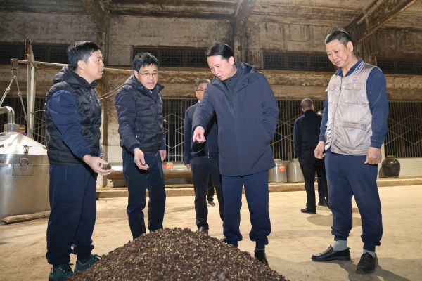 1.jpg 茅台董事长丁雄军调研茅台酒二轮次生产